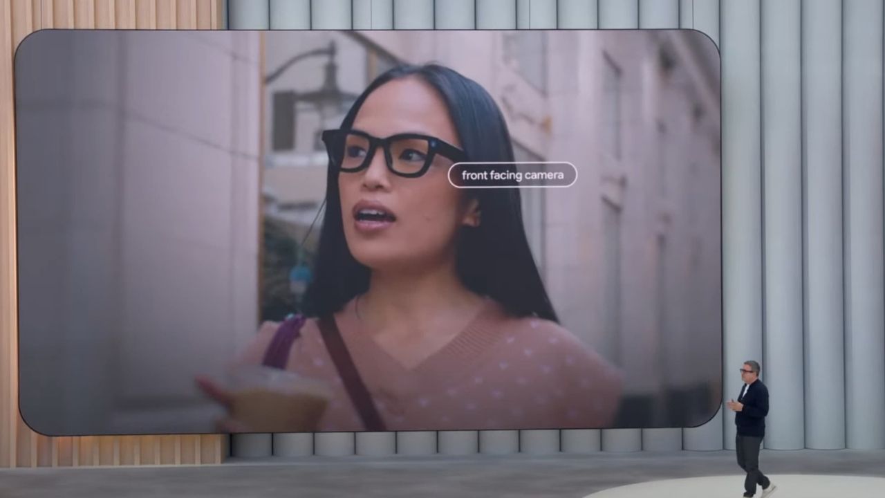 Google ve Samsung ortak yapımı Gemini AI akıllı gözlük modeli.