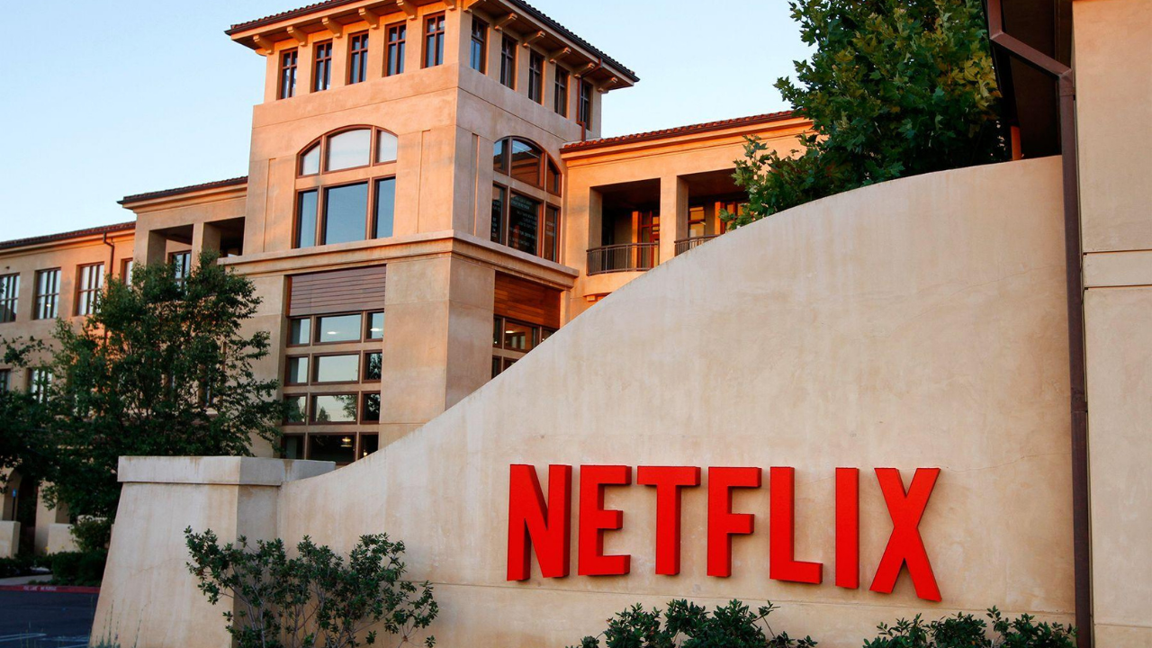 Netflix merkez binası ve şirket logosu