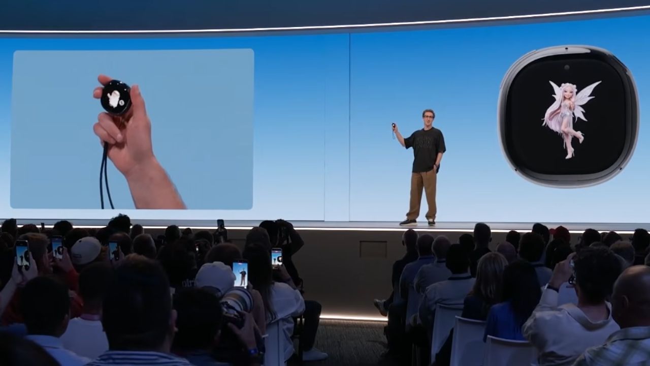 Meta kurucusu Mark Zuckerberg ve elinde bulunan Muse Charm görseli