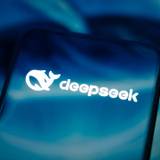 DeepSeek V4 Tanıtıldı: 1 Milyon Token ve 1.6T Parametre!